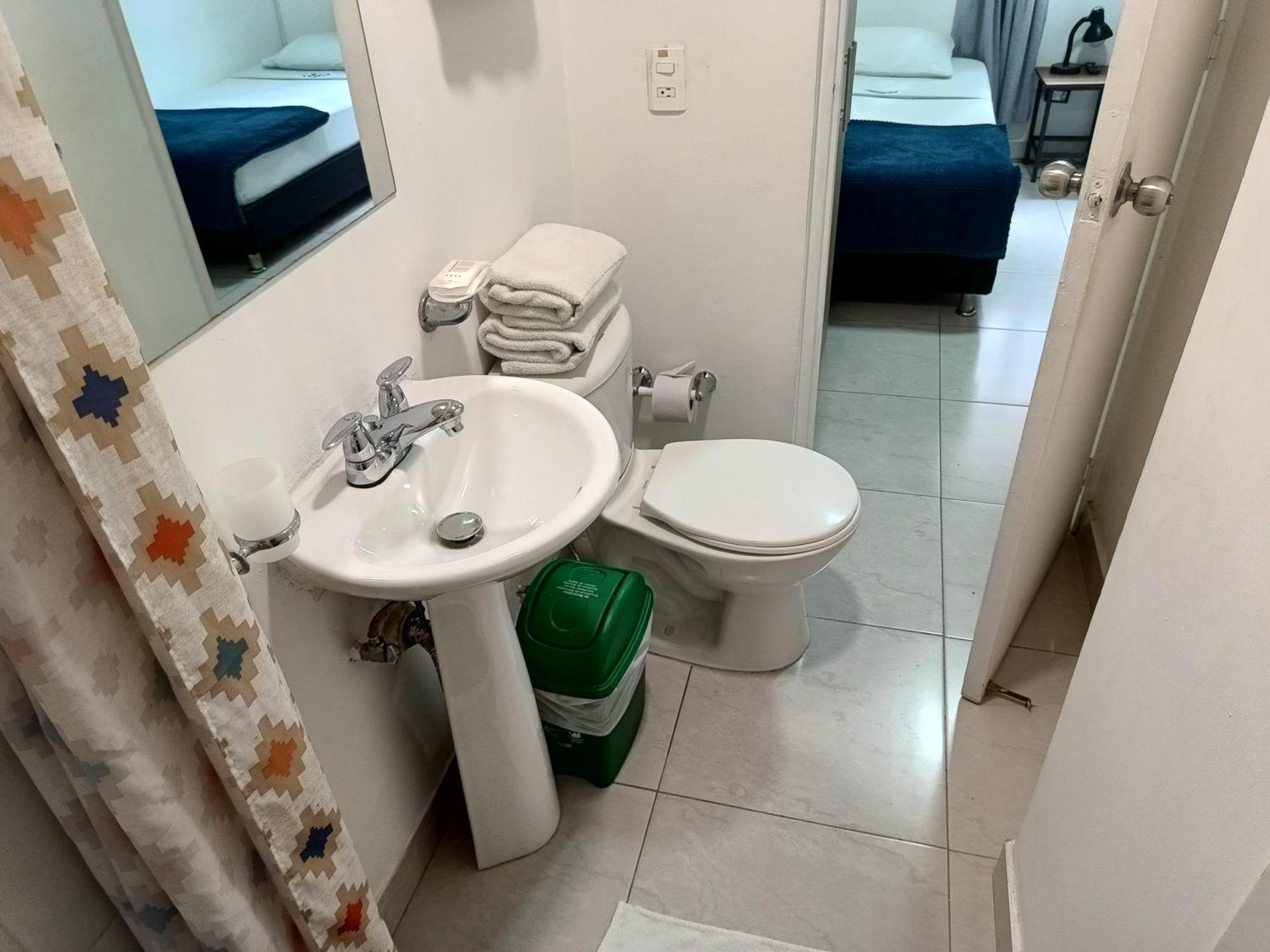 Air Guest House Медельин Экстерьер фото